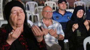 17 Ağustos depremin 23’üncü yılında hayatını kaybedenler anıldı