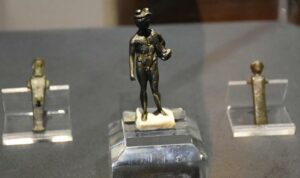 2 bin yıllık ‘Hermes’ ve ‘Herme’ heykelcikleri ilk kez sergide