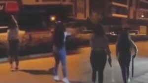 2 kadın tabanca ve pompalı tüfekle dehşet saçtı!
