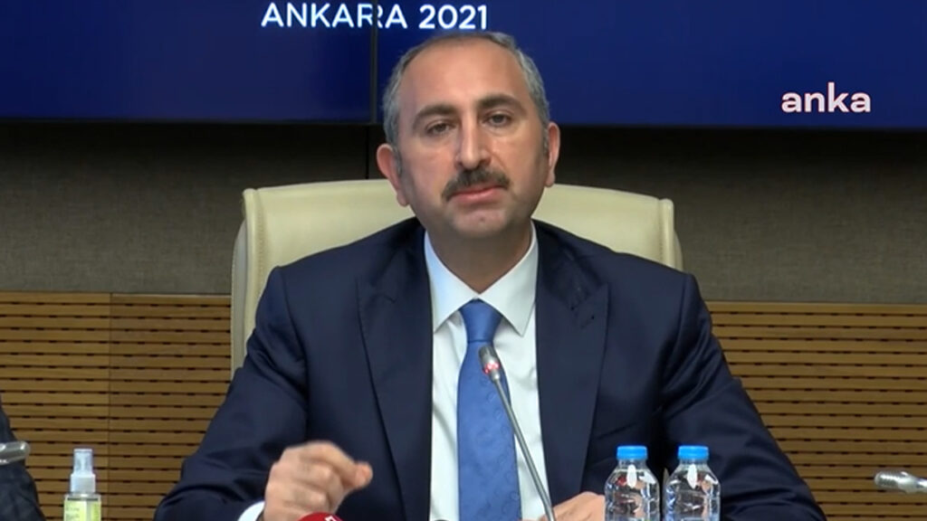 Adalet Bakanı Gül: Kanunsa kanun; bayanın şiddete uğramaması için Anayasa’yı da değiştirmek dahil tüm çabayı göstereceğiz