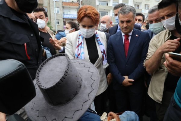 Akşener, Trabzon esnafını ziyaret etti