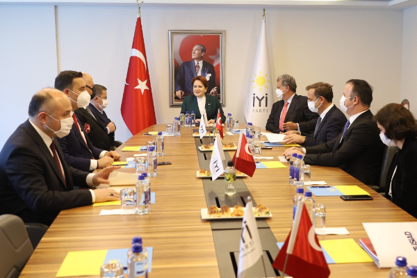 Akşener, TÜSİAD İdare Heyeti Üyeleri’ni kabul etti