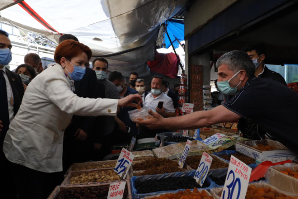 Akşener, Zonguldak esnafını ziyaret etti