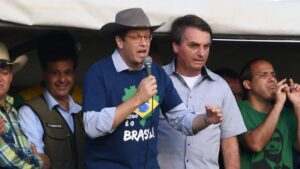 Amazon’da yasa dışı ağaç bölümüne karışmakla suçlanan Brezilya Çevre Bakanı istifa etti