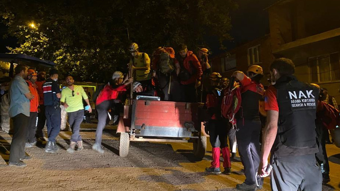 Bursa’da meskenden çıkan ve 5 saattir haber alınamayan genç için 200 kişilik takım seferber oldu