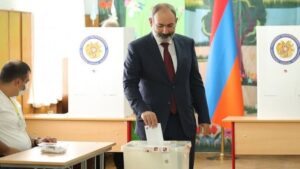 Ermenistan’da seçim sonrası Paşinyan zafer ilan etti, Koçaryan sonucu tanımadı