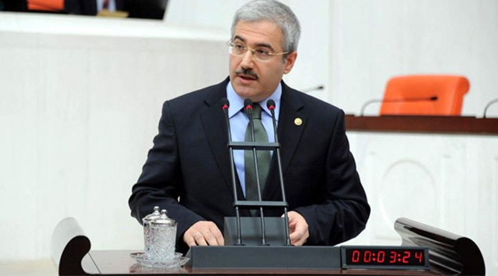 Eski AKP’li vekile Kızılay’dan 30 bin liralık maaş: Eşinin de birebir kurumda 3 başka koltuğu var!
