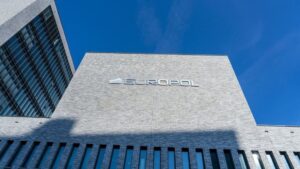 Europol: Avrupa’daki terör örgütleri nefreti yaymak için Covid salgınını kullanıyor