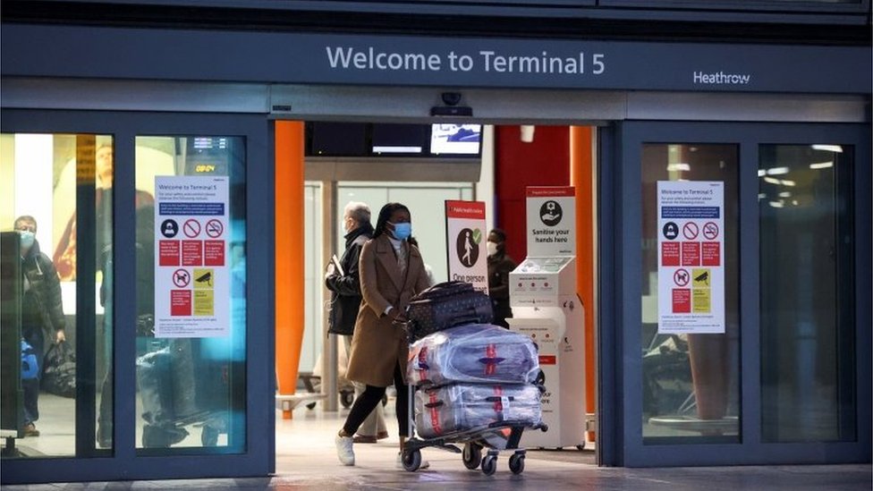 İngiltere hükûmetinin seyahat kısıtlamalarını hafifletmemesine turizm kesimi reaksiyonlu