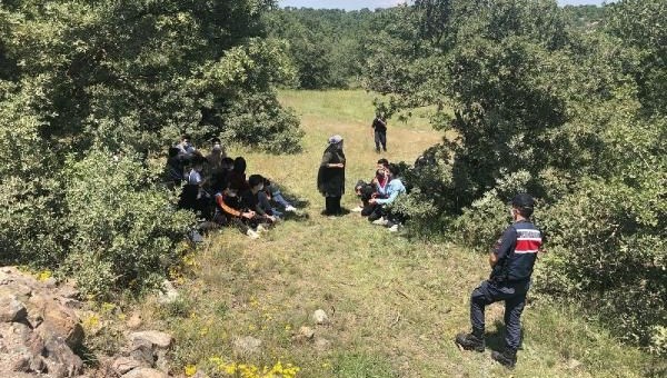 Kaçak göçmenleri İstanbul’dan alıp ‘yurt dışı’ diye Eskişehir’e bıraktılar