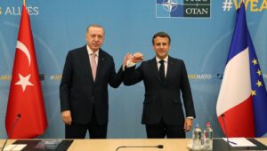 Macron: Erdoğan ile görüşme “yatıştırıcı bir iklimde” gerçekleşti