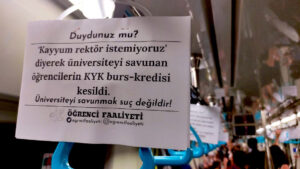 Marmaray’da, Boğaziçi Üniversitesi’nde 100 öğrencinin bursunun kesilmesi protesto edildi