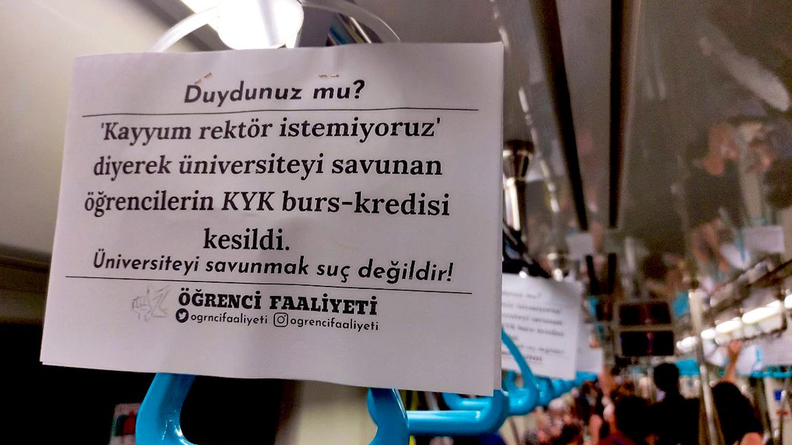 Marmaray’da, Boğaziçi Üniversitesi’nde 100 öğrencinin bursunun kesilmesi protesto edildi