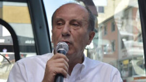Muharrem İnce Ağrı’da konuştu: Sıkışmışsınız AKP ile HDP ortasına, size hizmet etseler de etmeseler de fark etmiyor