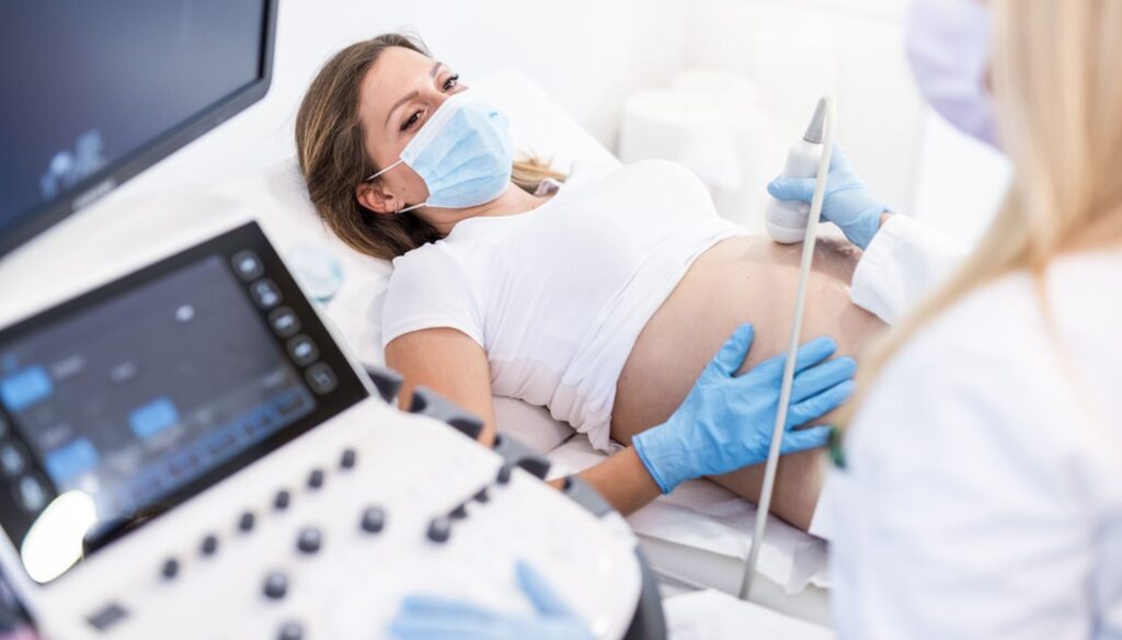 ‘Mutasyonlu virüs hamilelerde ölümü artırdı’