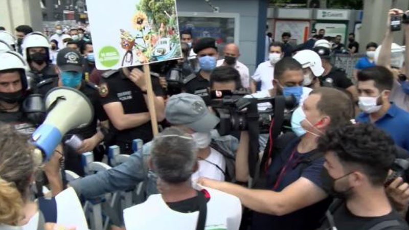 Polis, Kanal İstanbul projesini  protesto eden kümenin yürüyüşüne müsaade vermedi