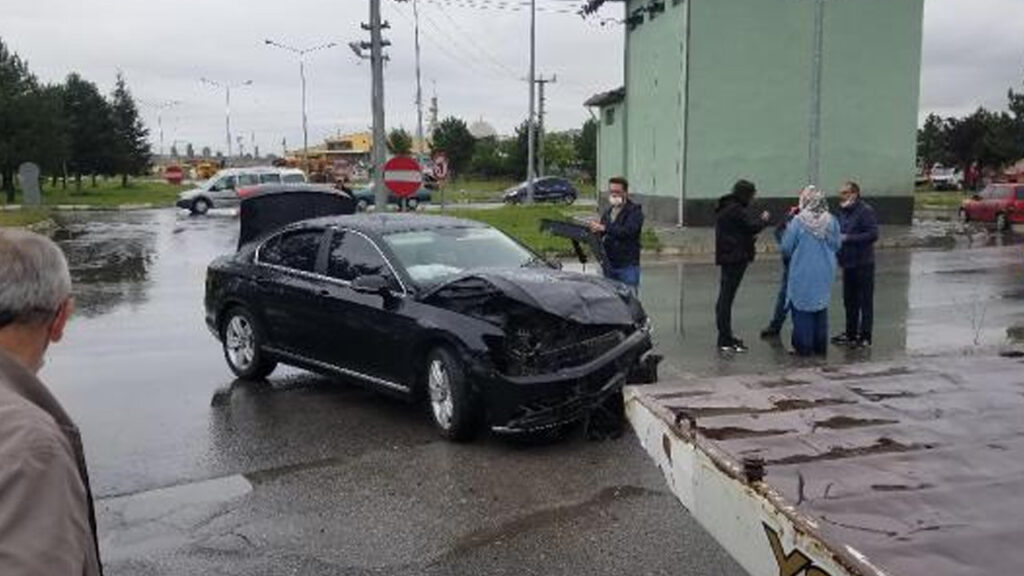 Rektör Prof. Dr. Kavuncu, kaza geçirdi