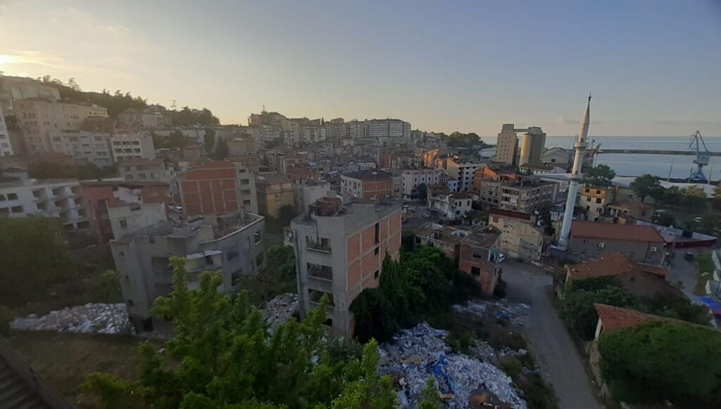 Seçimi kazandı, “2 gün ikamet ihlali” ile muhtarlıktan oldu