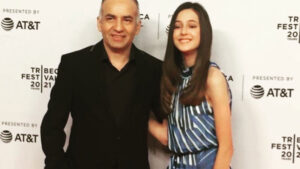 Tiyatro ve sinema oyuncusu Ender Sarıbacak’tan Cumhuriyet gazetesine: Bu ismi rejim bir gün bu ülkeden giderken, dilerim senin zihniyetin de masraf