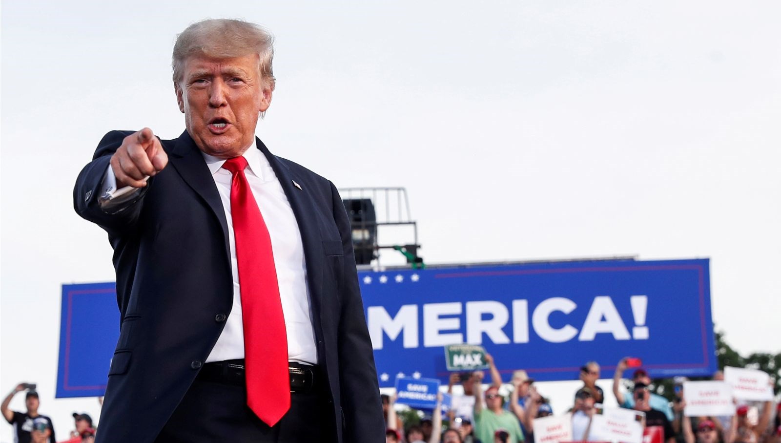 Trump gitti, reytingler düştü