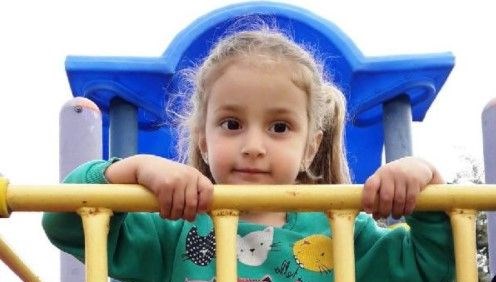 Yaya geçidinde arabanın çarptığı 6 yaşındaki Duru, ömrünü yitirdi