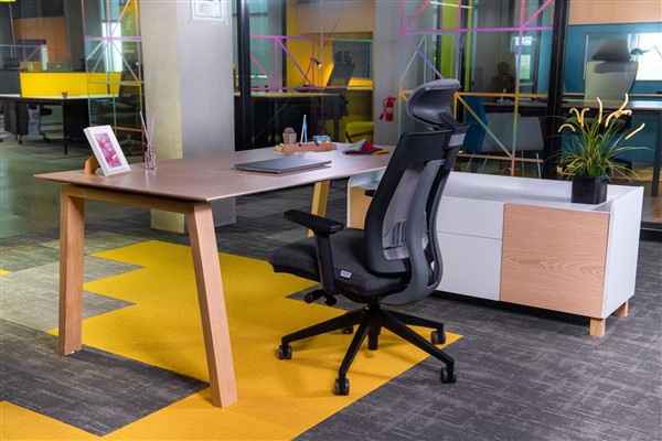 Ahşap sıcaklığı Ofisci “Asel” ürünlerinde