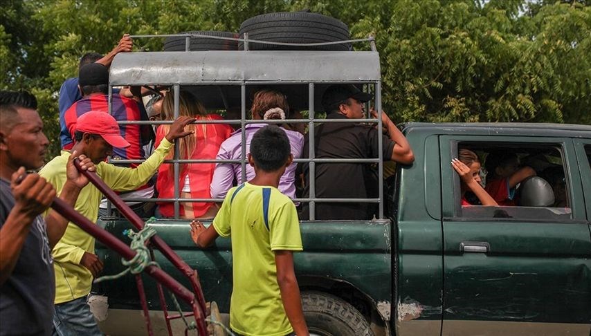 Kolombiya’dan ABD’ye gitmek isteyen 9 bin göçmen sınırların açılması için bekliyor
