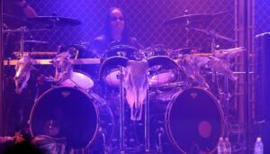 Metal grubu Slipknot’ın davulcusu Joey Jordison 46 yaşında hayatını kaybetti