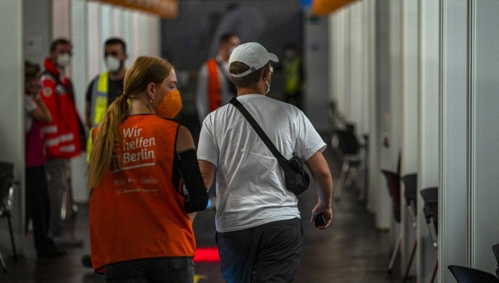 Almanya’da bir hemşire 9 bin kişiye Covid-19 aşısı yerine tuzlu su enjekte etti