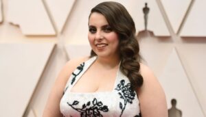 Beanie Feldstein: Clinton’ın ışıkları beni de cezbederdi