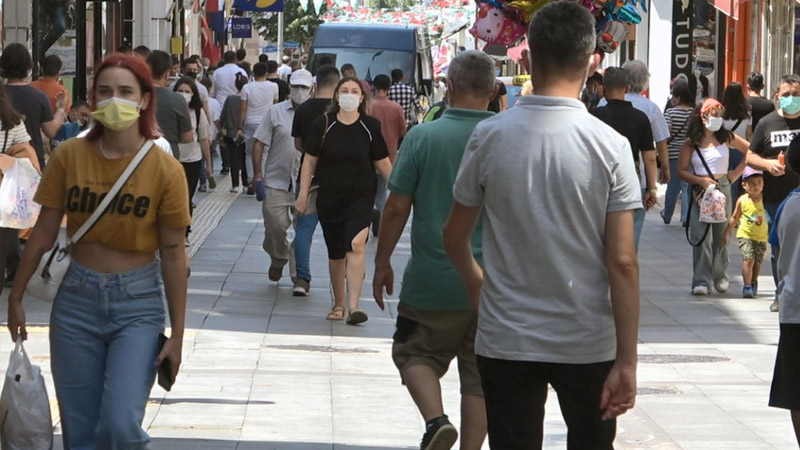 Gazeteci Candaş Tolga Işık duyurdu: Karantina koşulları Bilim Kurulu tavsiyesiyle değişiyor