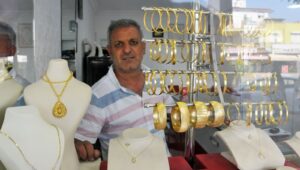 İmitasyon bilezik gasbından sonra yakayı ele verdiler