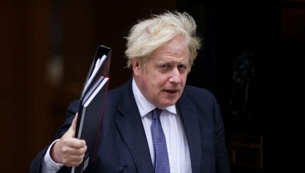 İngiltere Başbakanı Johnson: Taliban’ı sözleriyle değil, yaptıklarıyla değerlendireceğiz