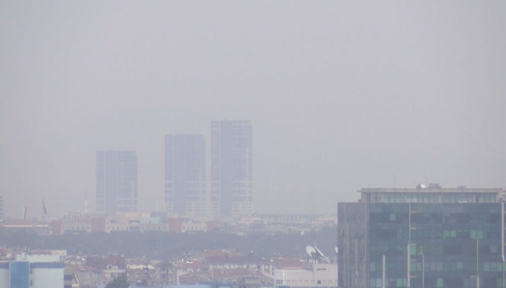 İstanbul’u kül bulutu sardı