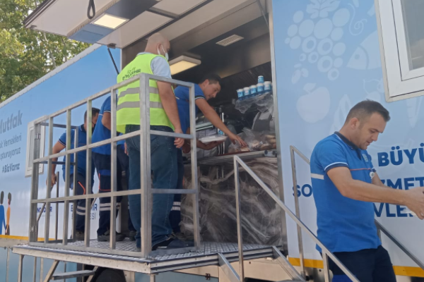 İzmir Muğla’dan Van’a kadar Türkiye’ye omuz veriyor