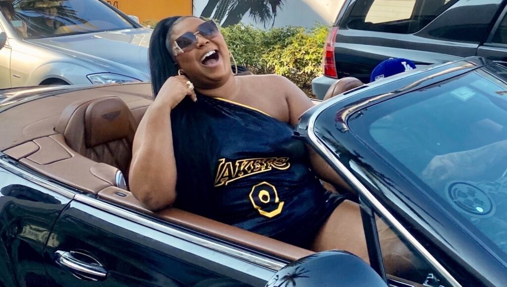 Lizzo’dan yeni şarkısına arabalı tanıtım