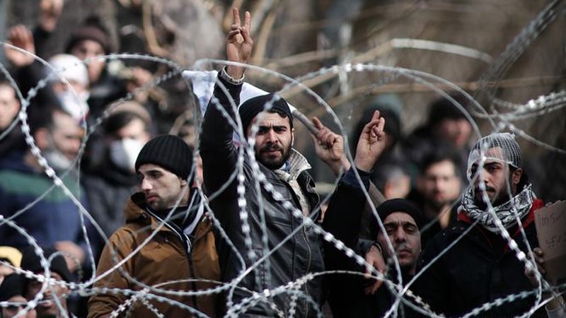 Metropoll anketi: Afgan sığınmacılara sınır kapıları açılırsa, seçmenin yüzde 54’ünün AKP’ye bakışı olumsuz etkilenecek