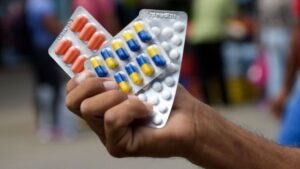 Murat Ağırel TBMM’ye sunulmayan Sayıştay raporunu yazdı:  İlaçların gümrükten giriş fiyatı ile izin verilen nihai satış fiyatları arasında yüzde 4 bin 530 kâr bulunduğu tespit edilmiş