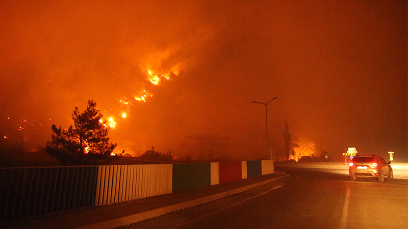 Orman yangınlarında 10. gün: 6 il 13 yangın devam ediyor
