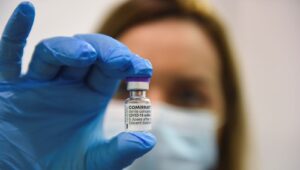 Pfizer: Üçüncü doz aşı antikor seviyesini üç kattan fazla artırıyor