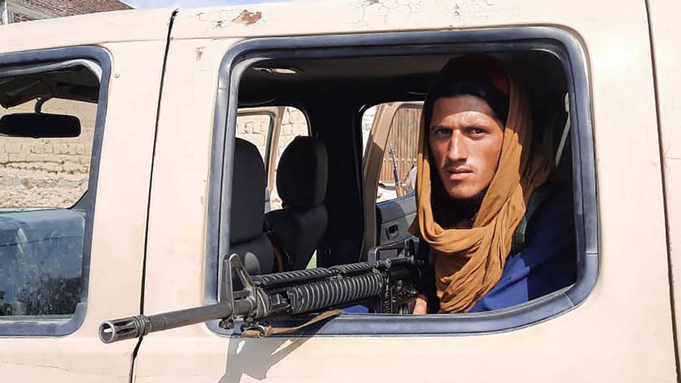 Taliban’ın Afganistan’da kontrolü ele geçirmesi İngiltere basınında: ‘Tarih tekerrür etti’