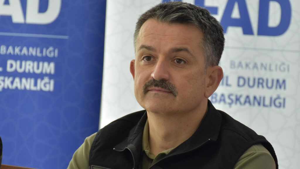 Tarım ve Orman Bakanı Pakdemirli: Kargıcık ve Sarıköy yangınları kontrol altına alındı