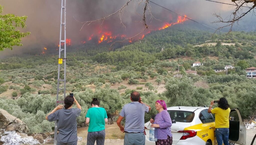 Yangınlarda son durum: Muğla’daki yangın Aydın Çine’ye sıçradı