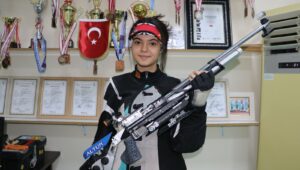 14 yaşındaki Elif, dünya şampiyonasında Türkiye’yi temsil edecek