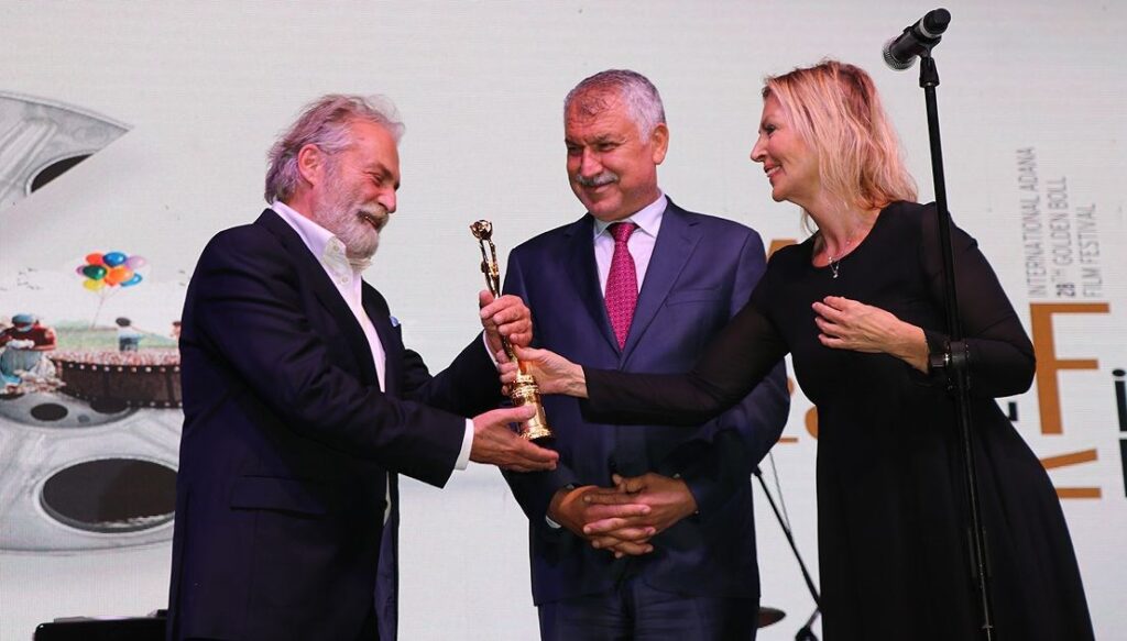 28. Uluslararası Adana Altın Koza Film Festivali’nde Yaşam Boyu Onur Ödülleri törenle verildi