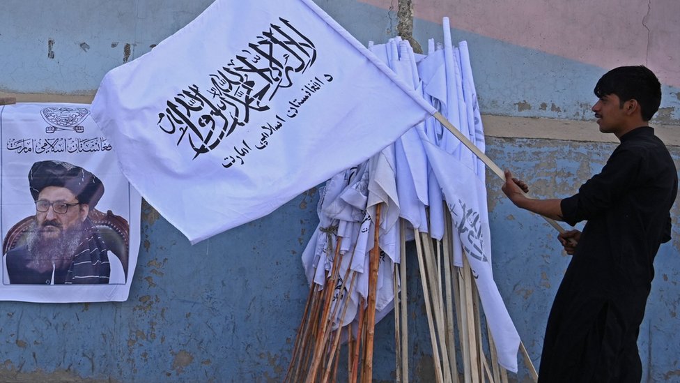 Afganistan: BBC’ye konuşan kaynaklar Taliban yetkilileri arasında yönetimle ilgili ‘büyük bir kavga çıktığını’ söyledi