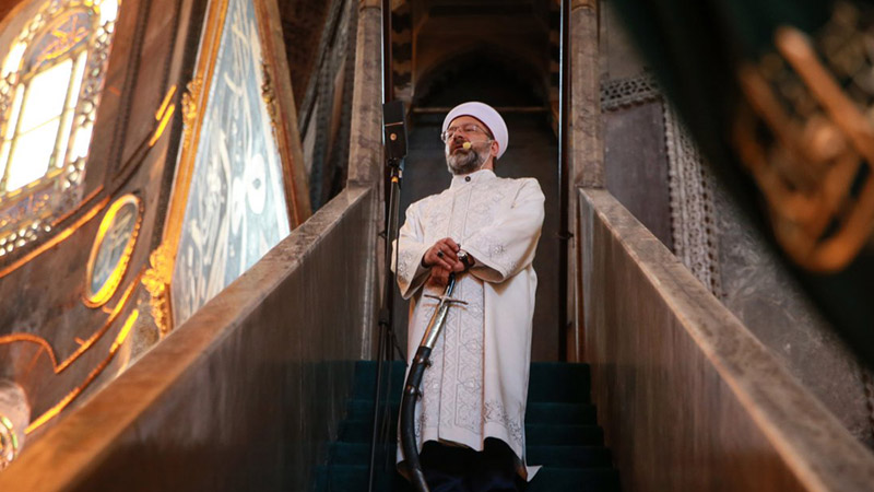 Ali Erbaş: Adil Öksüz’ün jüri üyeliğinden dualı açılışlara