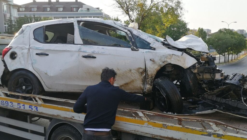 Beylikdüzü’nde otomobil markete girdi
