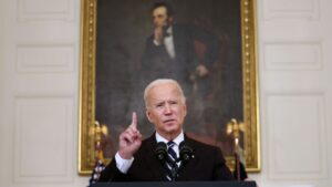 Biden, 80 milyon özel sektör çalışanına aşı ya da haftalık test zorunluluğu getirdi: ‘Sabrımız tükeniyor’