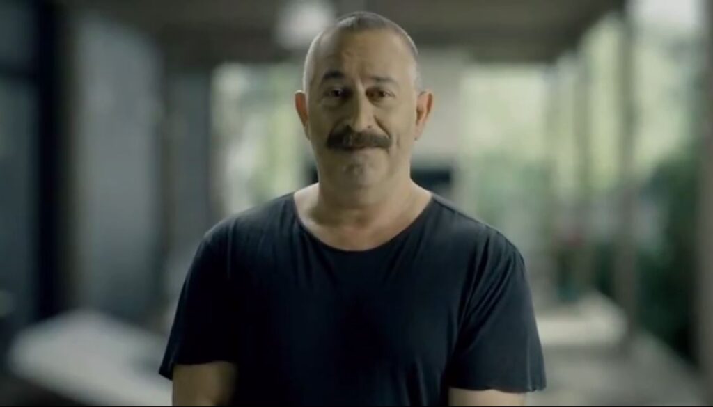 Cem Yılmaz “Üzüldüğüm haber” diyerek duyurdu: Londra’daki gösterisi iptal edildi